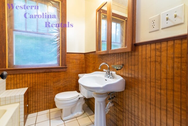 Photo - Historic House Looking over the beautiful Town of Sylva $1800