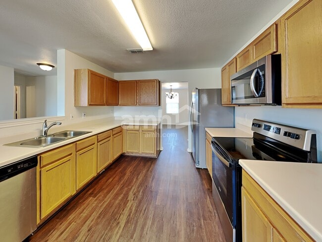 Photo - 1409 Laurel Ln