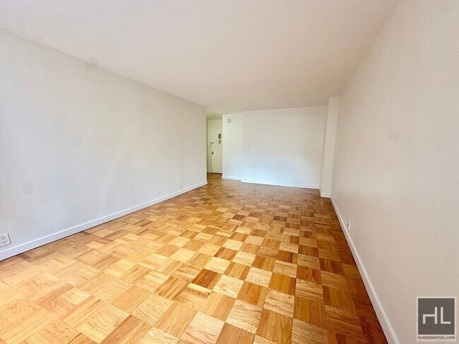 Building Photo - Fourth Avenue Unit 4N