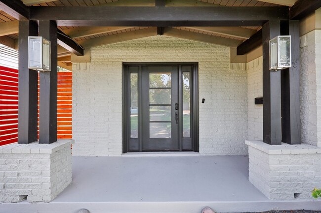 Building Photo - 9918 Coldwater Cir