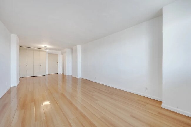 Photo - 39-65 52nd St-10E Unidad 10E