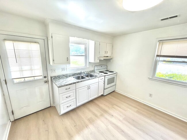 Photo - Great home in the heart of Hopewell