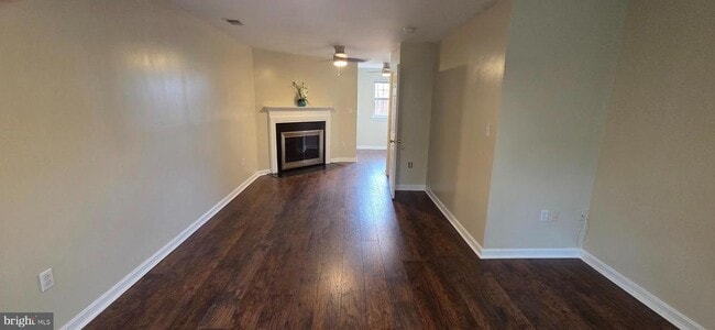 Photo - 2100 Young St SE