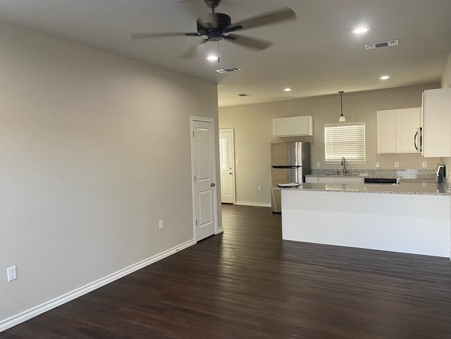 Photo - 3478-3478 Brooke Pl