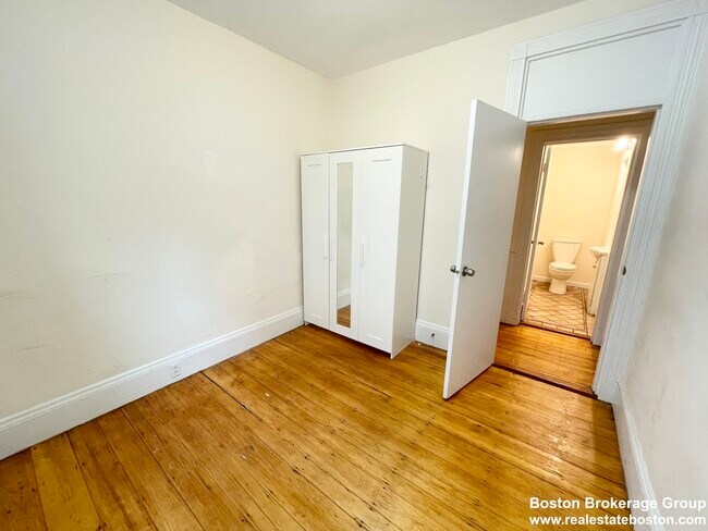 Photo - 1 Folsom Ave Unit 1