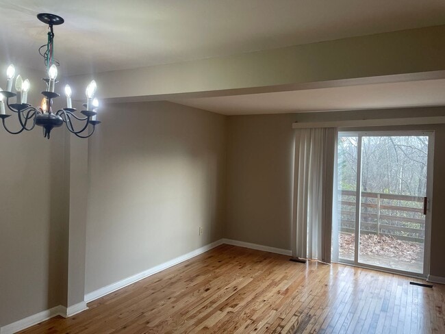 Photo - W Knox Townhouse 2BR/1.5BA + Basement