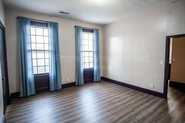 Building Photo - 1709 E 5th Ave Unit 2