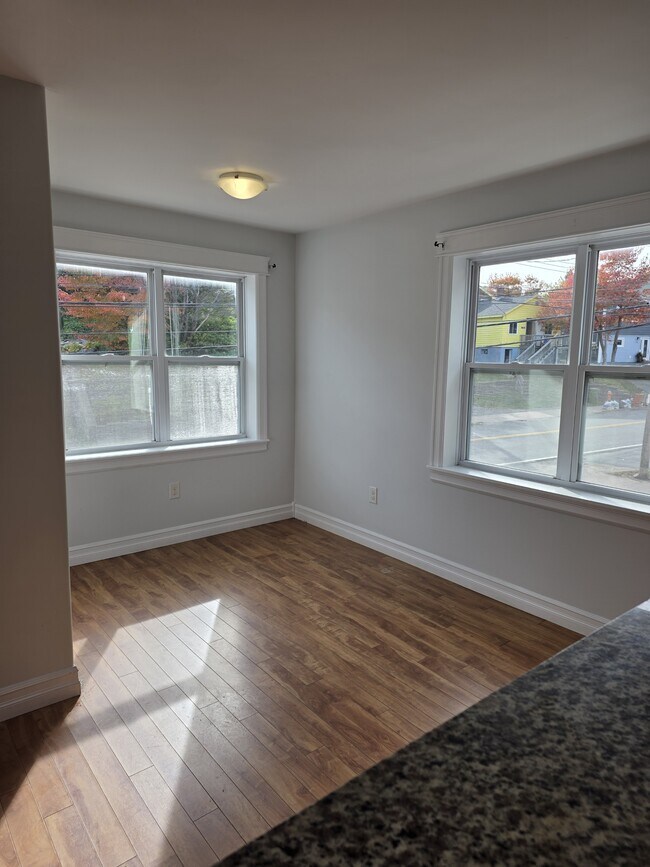 Photo - 693 St Margarets Bay Rd Unit 301