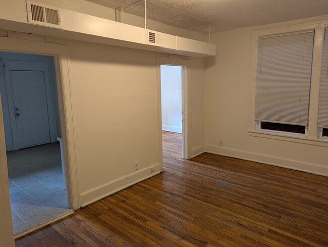 Building Photo - 3441 Gratiot Ave Unit Apartment 4