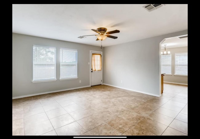 Photo - 608 Sherry Dr