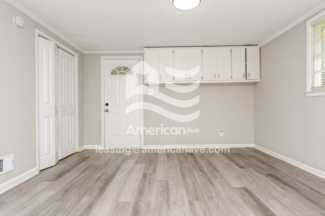 Photo - 2411 Laurel Dr