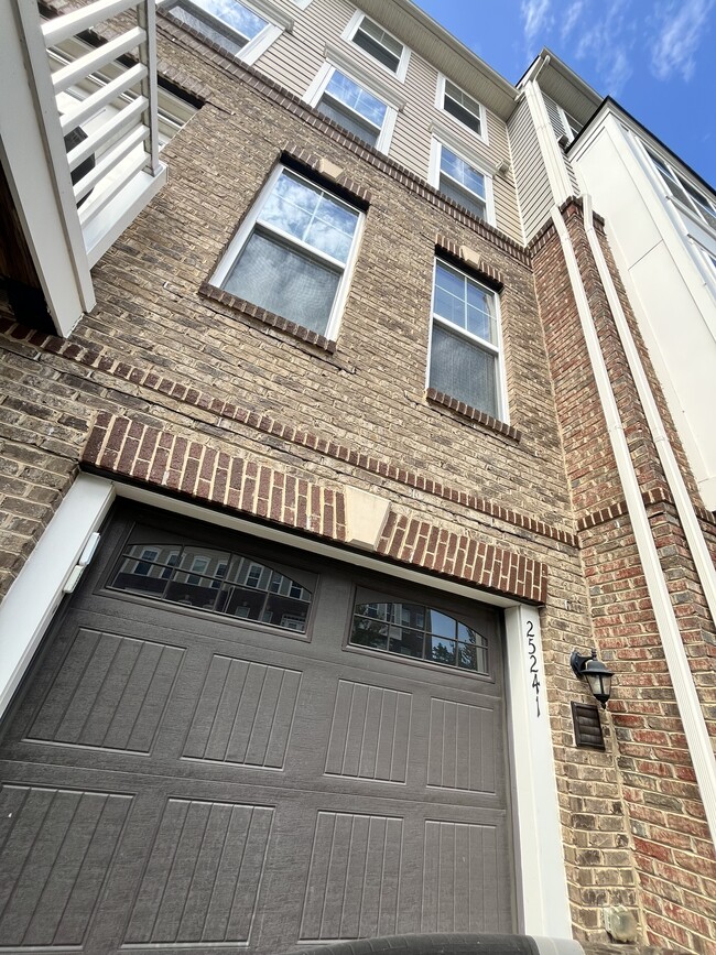 Building Photo - 25241 Orchard View Ter Rental