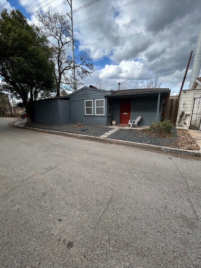 Photo - 1922 Vassar St