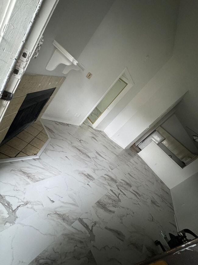 Photo - 6108 Abrams Rd