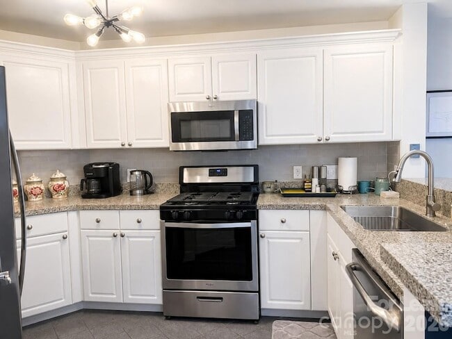 Photo - 18015 Kings Point Dr Unidad L