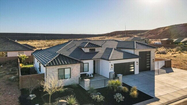 Photo - "Beautiful 4-Bed Oasis with 2.5 Baths in Serene Dixie Springs Community"
