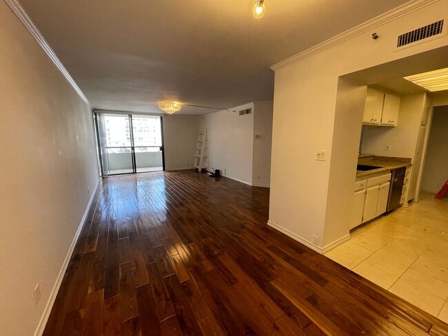 Photo - 600 W 9th St Unit #1206