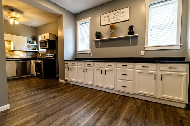 Photo - 1208 10th Ave