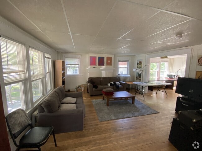 Building Photo - 214 Delaware Ave Rental