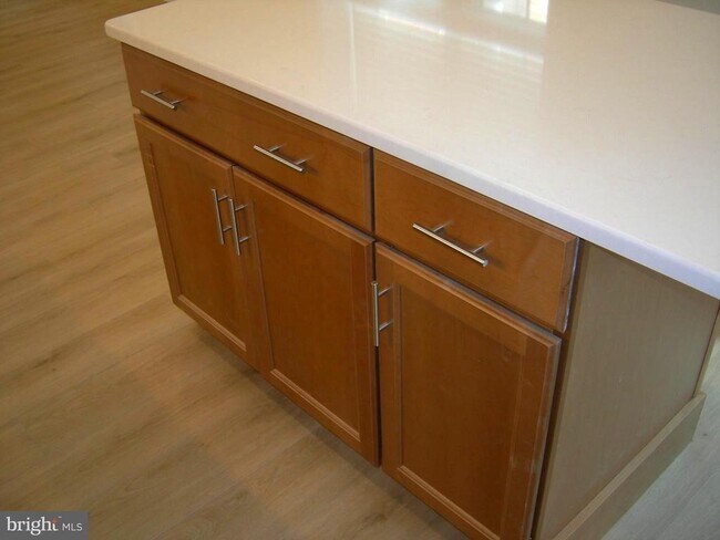 Photo - 1619 E Darby Rd