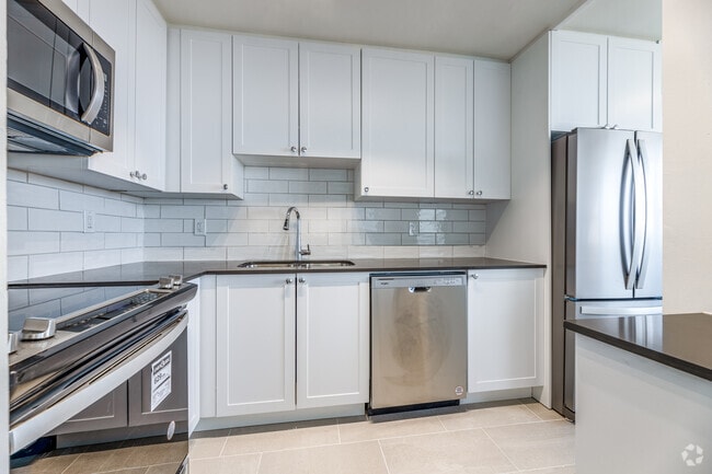 1BR, 1BA - 680SF - Kitchen - 55 Triller Ave