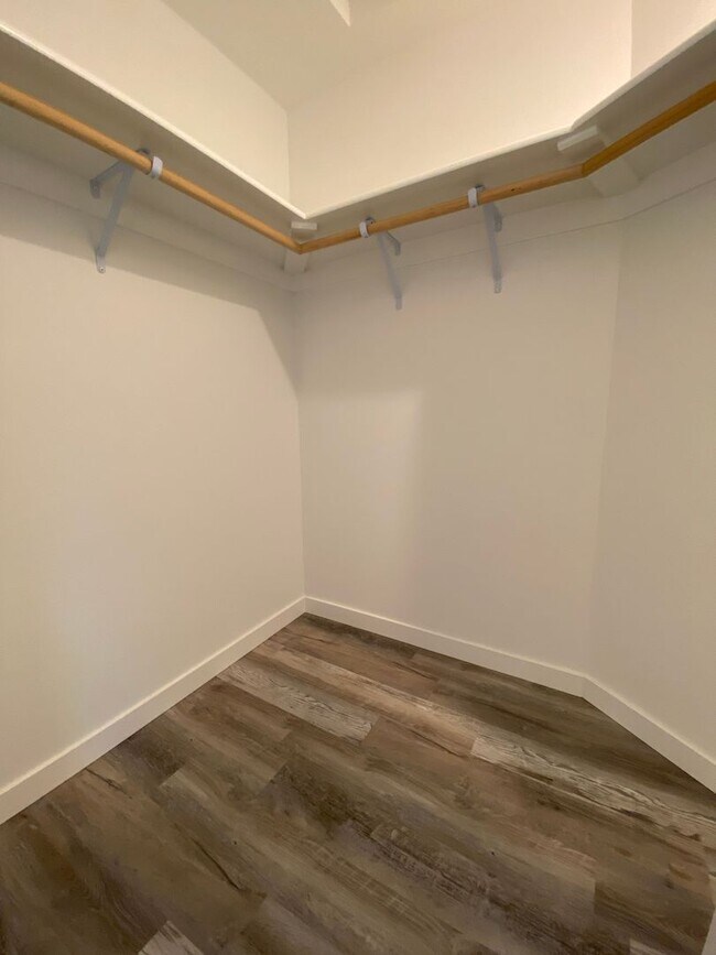 Photo - 2619 E 14th St Unidad B