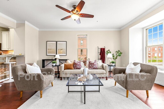 Photo - 840 Oldham St