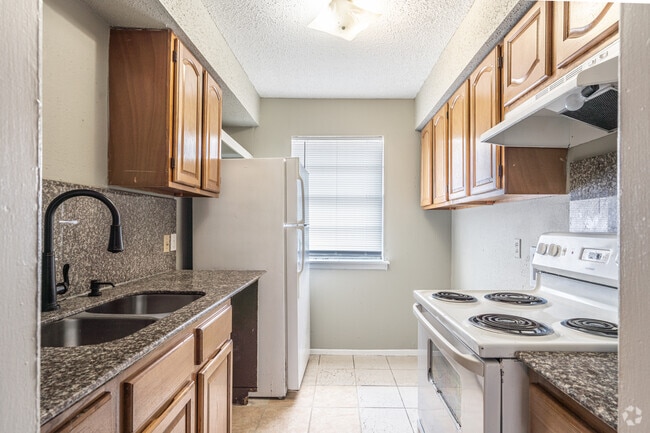 2HAB, 2BA - 996 ft² - Axis Manor Apartments