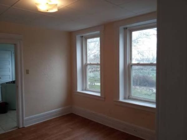 645 Ferry St Unit iron
