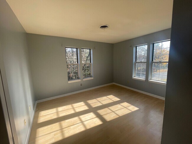 Photo - Lorandos Rental Unit 906-5 RENT