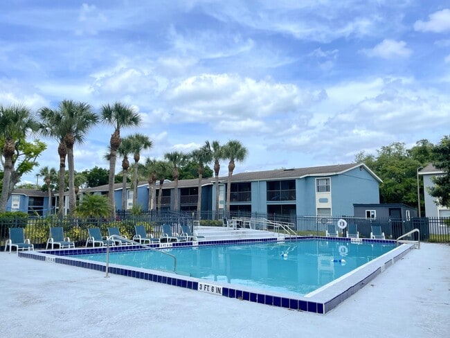 Building Photo - 2501 N Alafaya Trail