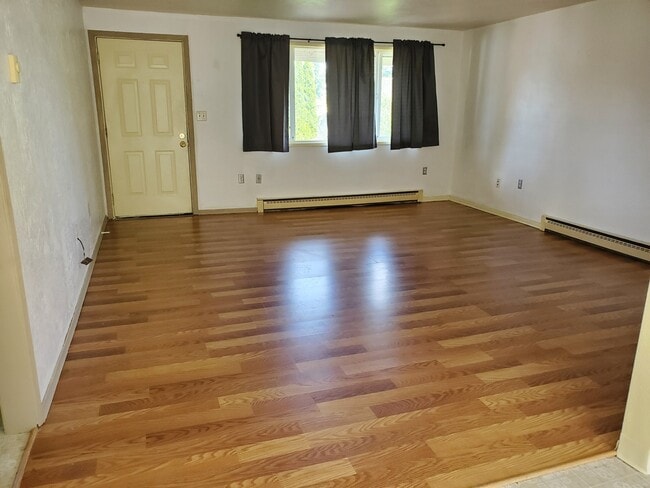Photo - 677 SW Levens St Apartments Unit # 3