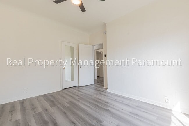 Photo - 2757 S Mansfield Ave Unit 2759 Mansfield Ave