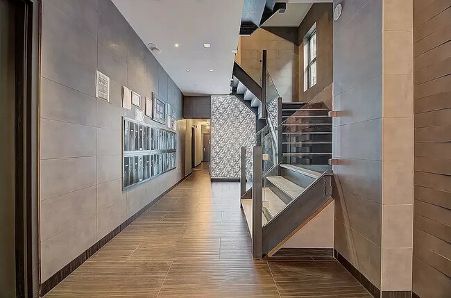 Building Photo - 410 E 13th St