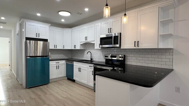 43 5th Ave