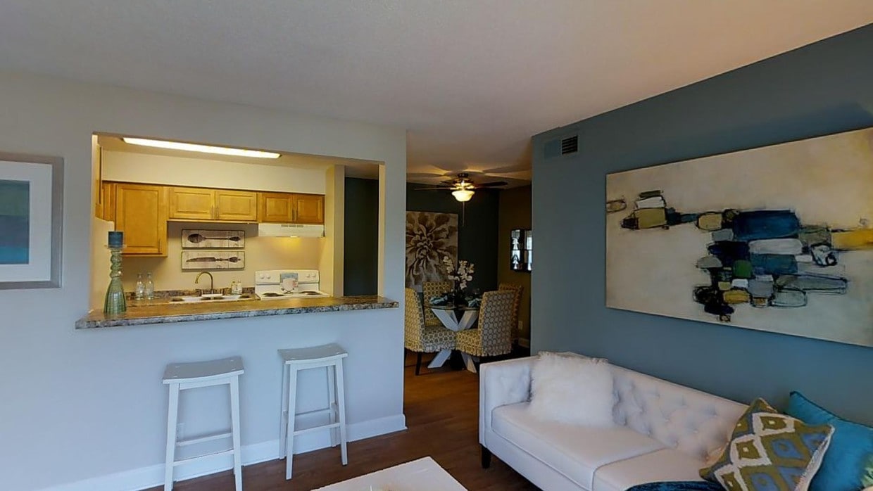 Photo - Collins Crossing Apartments