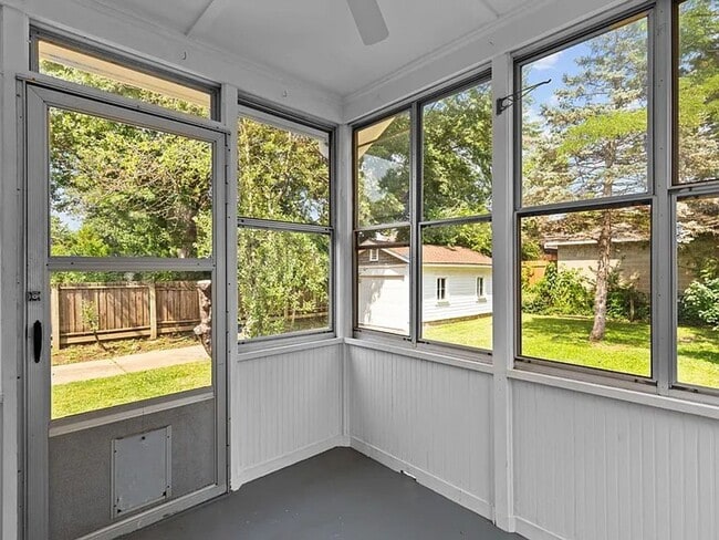 Photo - 2 bed 1 bath Maplewood home for Lease