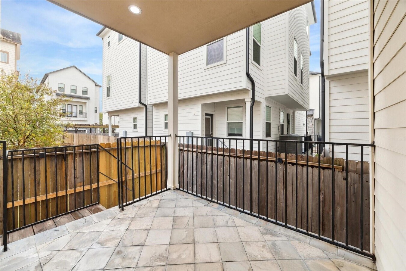 Photo - 1620 W 24th St