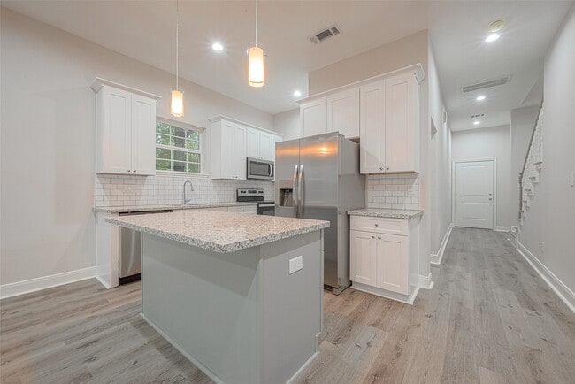 Building Photo - 2528 S Texas Ave Unit A