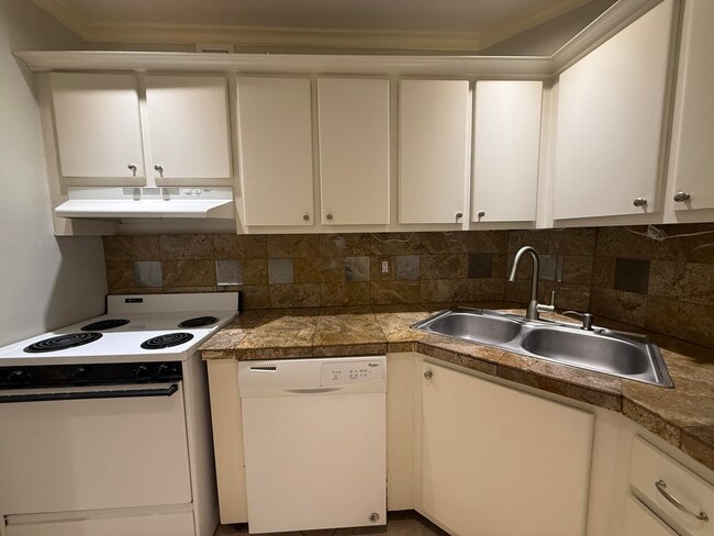 Photo - 136 NE 19th Ct Unit 220f