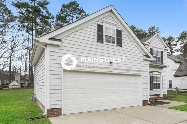 Photo - 3 Bedroom Pet-Friendly Home in Charlotte, NC with Main Street Renewal