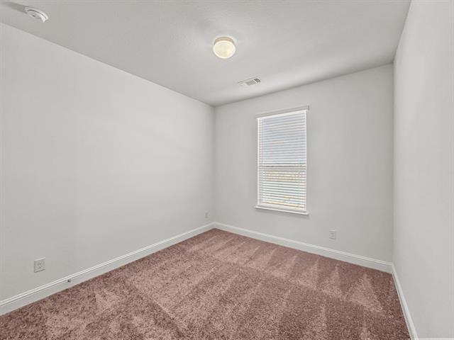 Photo - 622 Saxony Dr