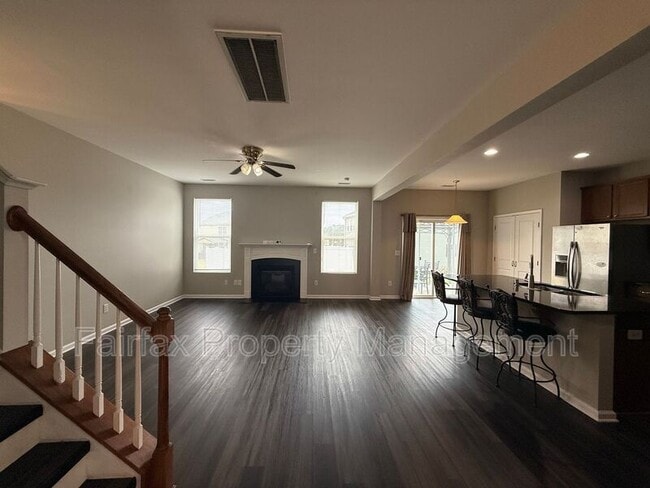 Photo - 127 Rosebud Ln