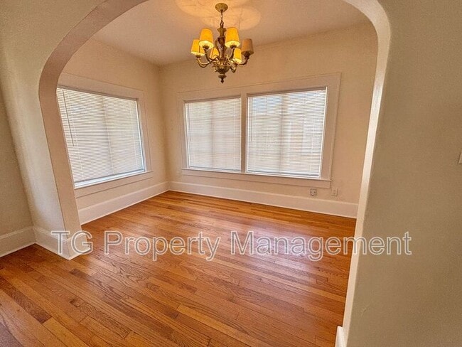 Photo - 3522 Pine St