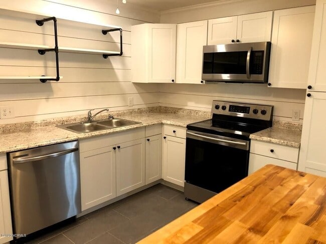 Photo - Walking Distance to UNCW