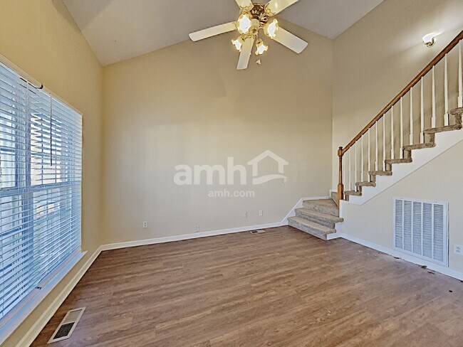 Photo - 118 Shady View Dr