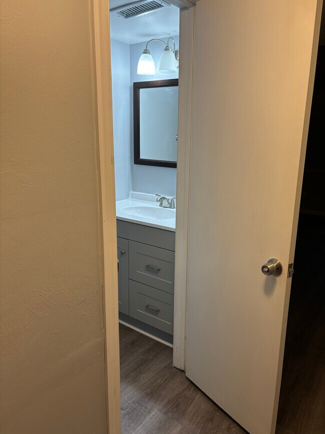 Photo - 834 N Grosvenor Ct