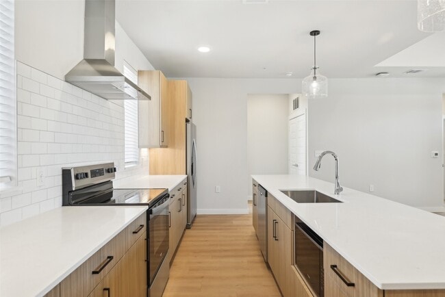 Photo - 3651 S Custer Rd