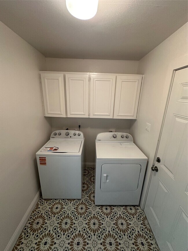 Photo - 14663 Perthshire Rd Unidad 14663