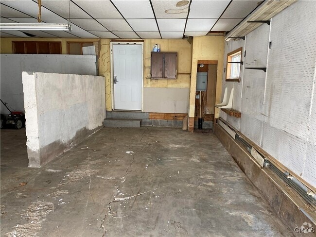 Building Photo - 25083 Woolworth St Rental